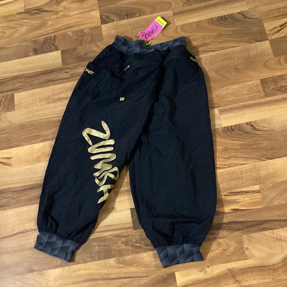Zumba Capris Brand New - Picture 1 of 4